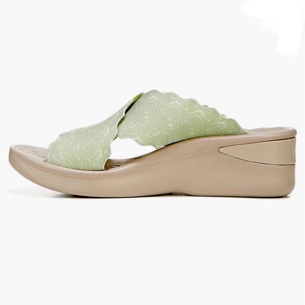 BZees Sahara Sage Slide On Sandals Size 8.5
